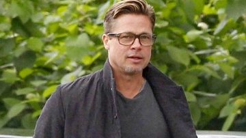 Brad Pitt exibe novo visual - Reprodução/US Magazine