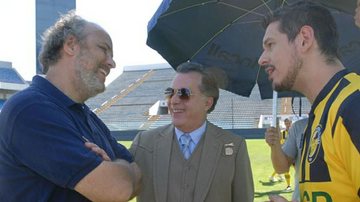 João Vicente de Castro com o diretor Luiz Villaça e Tony Ramos - Zé Paulo Cardeal/ TV Globo