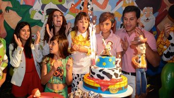 Claudia Lira comemora os 7 anos da filha, Valentina - Paulo Mumia
