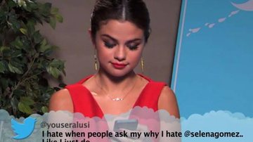 Selena Gomez lê tweet maldoso sobre ela mesma - Reprodução / Youtube