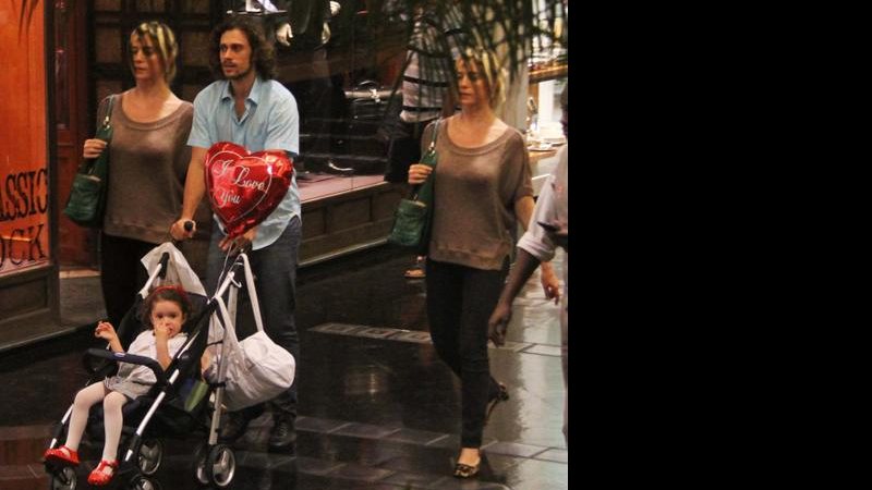 Letícia Spiller em passeio com a família - Daniel Delmiro