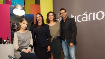 Gabriele Alves, Gloria Coelho, Fernando Torquatto e Isabella Wanderley no lançamento do kit de make assinado pela estilista. - Samuel Chaves/ S4 Photopress