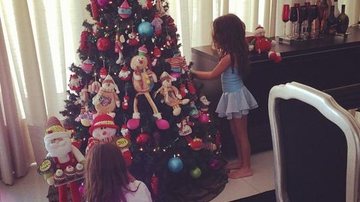 Filhas de Rodrigo Faro e Veral Viel enfeitam árvore de Natal - Instagram/Reprodução