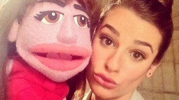 Lea Michele e o fantoche de Rachel - Instagram/Reprodução