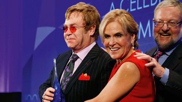 Elton John recebe prêmio em defesa dos portadores de HIV - Jonathan Ernst/ Reuters