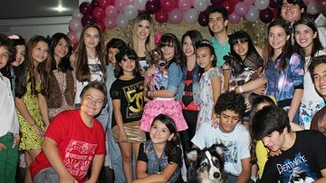 Larissa Manoela comemora aniversário da cachorrinha Guilhermina com elenco de 'Carrossel' - Luiz Carlos Barbosa Jr./Divulgação