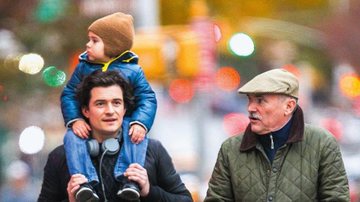 Orlando Bloom vai a restaurante grego com o pai e o filho em nova York - AKM-GSI/AKM-GSI