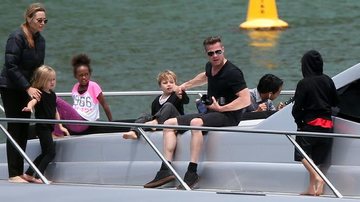 Angelina Jolie e Brad Pitt com os filhos na Austrália - Grosby Group