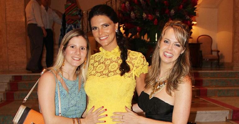 Daniella Sarahyba exibe a barriga de cinco meses em premiação no Rio - Press Company Midia