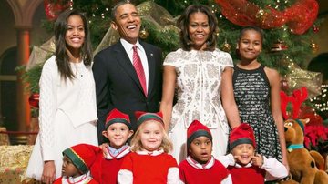 Obama e sua família recebem crianças em Natal beneficente em Washington - Jonathan Ernest/Reuters