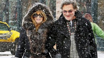 Goldie Hawn e Kurt Russell enfrentam a forte neve em Aspen nos Estados Unidos - AKM-GSI/AKM-GSI