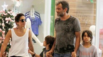 Domingos Montagner passeia com a família em shopping carioca - AgNews