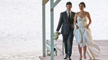 Justin Bartha se casa em cerimônia romântica e intima no Havaí - AKM-GSI/AKM-GSI