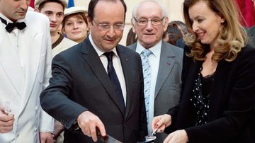 Presidente François Hollande comemora o Dia de Reis - Alain Jocard/ Reuters