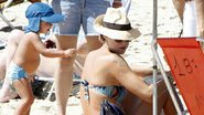 Luana Piovani curte dia na praia com o filho, Dom - Gil Rodrigues / Foto Rio News