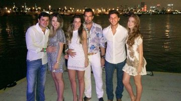 Marina Ruy Barbosa e Klebber Toledo se divertem em festa de mansão em Miami - -