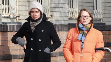 Jodie Foster passeia com sua mulher Alexandra Hedison durante frio nova-iorquino - Starttracks/ The Grosby Group