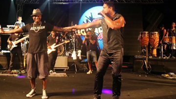 Cantor norte-americano Ne-Yo cai no samba com Xanddy na Bahia - Fred Pontes/Divulgação