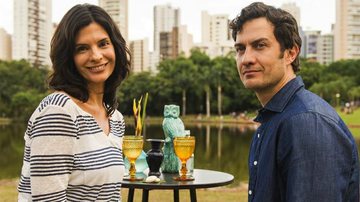 Verônica (Helena Ranaldi) e Laerte (Gabriel Braga Nunes) na novela Em Família - Divulgação/TV Globo