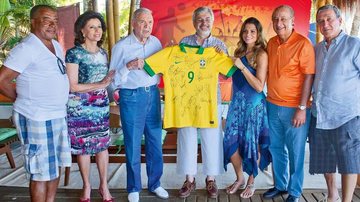 Ícones do futebol juntos em confraternização - Mariana Vianna