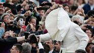 Papa Francisco enfrenta um dia atípico no Vaticano - Max Rossi/Reuters