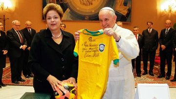 Dilma convida papa Francisco para vir ao Brasil - Roberto Stuckert Filho/ PR