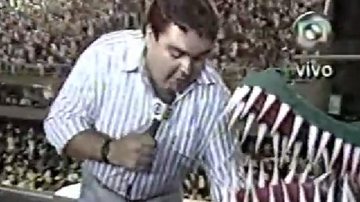 Faustão entrevistou 'jacaré' durante Carnaval de 1989 - Reprodução/YouTube