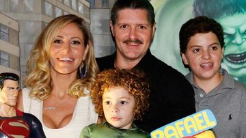 Fábio Villa Verde comemora festa do filho - Catia Herrera e Marcelo Vita