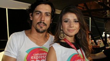 Paula Fernandes namora em camarote de Salvador - Wesley Costa / AgNews
