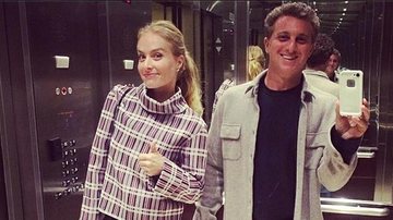 Luciano Huck e Angélica fazem 'selfie' no elevador: "Micagem" - Instagram/Reprodução