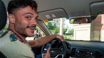 Kiko Pissolato retira carro que ganhou na Ilha - Samuel Chaves/S4 Photopress