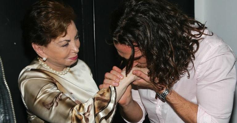 Beatriz Segall assiste Jesus Cristo Superstar em São Paulo e cumprimenta Igor Rickli - Foto Rio News