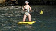 Maria Melilo faz stand up paddle - Marcos Ferreira / Foto Rio News