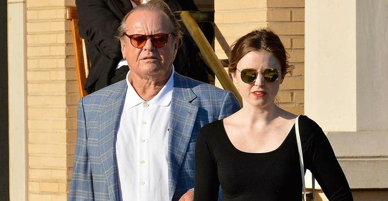 Jack Nicholson aproveita folga para tarde de compras com a filha, Lorraine - AKM-GSI/AKM-GSI