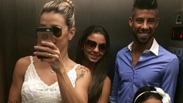 Léo Moura e Camila Silva tiram selfie pré-casamento - Reprodução/ Instagram