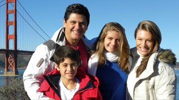 Cesar Filho faz viagem para os EUA com sua Elaine e seus filhos, Luigi e Luma - -