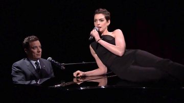 Anne Hathaway transforma músicas de rap em canções da Broadway - Reprodução