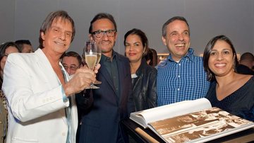 Roberto Carlos lança livro de sua história em festa com herdeiros e amigos - Samuel Chaves/S4 Photo Press