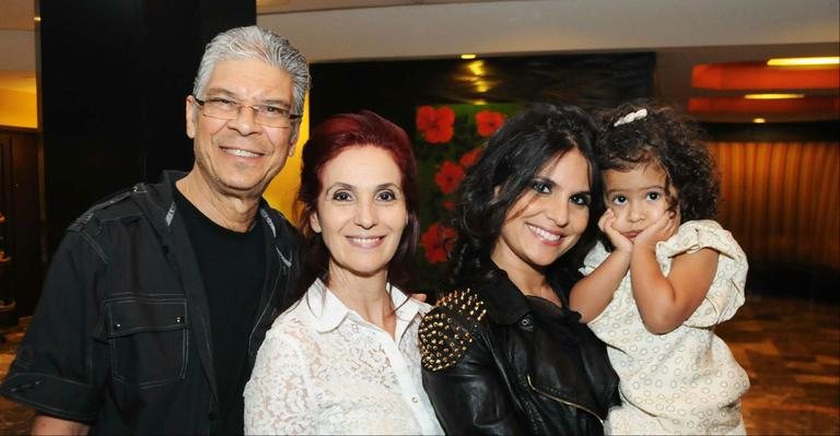 Aline Barros e família - Bill Paparazzi e Fabiano Silva