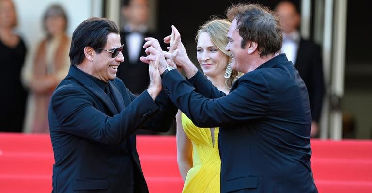 John Travolta, Uma Thurman e Quentin Tarantino em exibição de 'Pulp Fiction' - Getty Images
