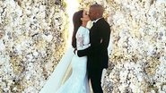 Kim Kardashian mostra o momento do "sim" no altar com Kanye West - Instagram/Reprodução