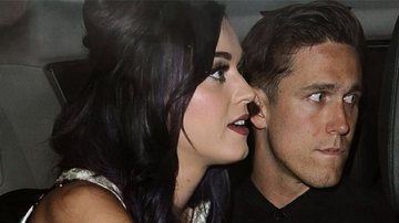 Katy Perry volta com ex-affaire Rob Ackroyd - GrosbyGroup