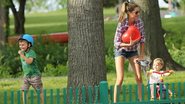 Gisele Bündchen e Tom Brady levam os filhos para passear em parque nos EUA - Grosby Group