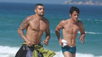 Naldo Benny se exercita na praia - Dilson Silva/ AgNews