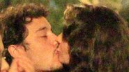 Helena Rinaldi troca beijos quentes com namorado 20 anos mais novo - Delson Silva/AgNews