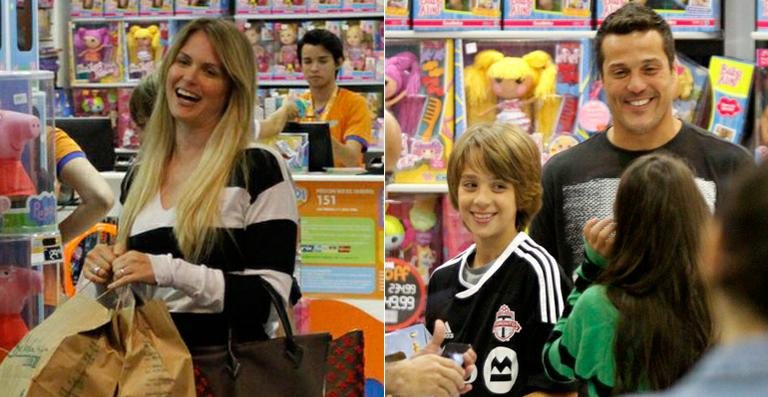 Susana Werner e Julio César fazem compras com o filho, Cauet - Marcos Ferreira / Photo Rio News