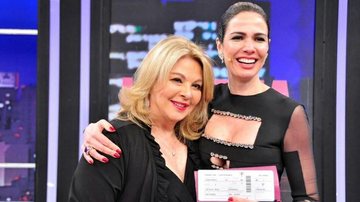 Vera Gimenez e Luciana Gimenez no palco do Luciana By Night, na RedeTV! - Wayne Camargo/RedeTV!