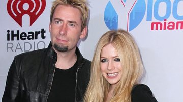 Avril Lavigne comemora um ano de casamento e ganha anel de esmeralda - Getty Images
