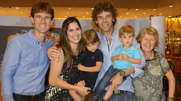 Gustavo Kuerten com a família - Francisco Cepeda / AgNews