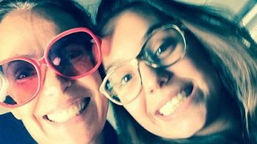 Carolina Ferraz publica foto com a filha, Valentina - Reprodução / Instagram
